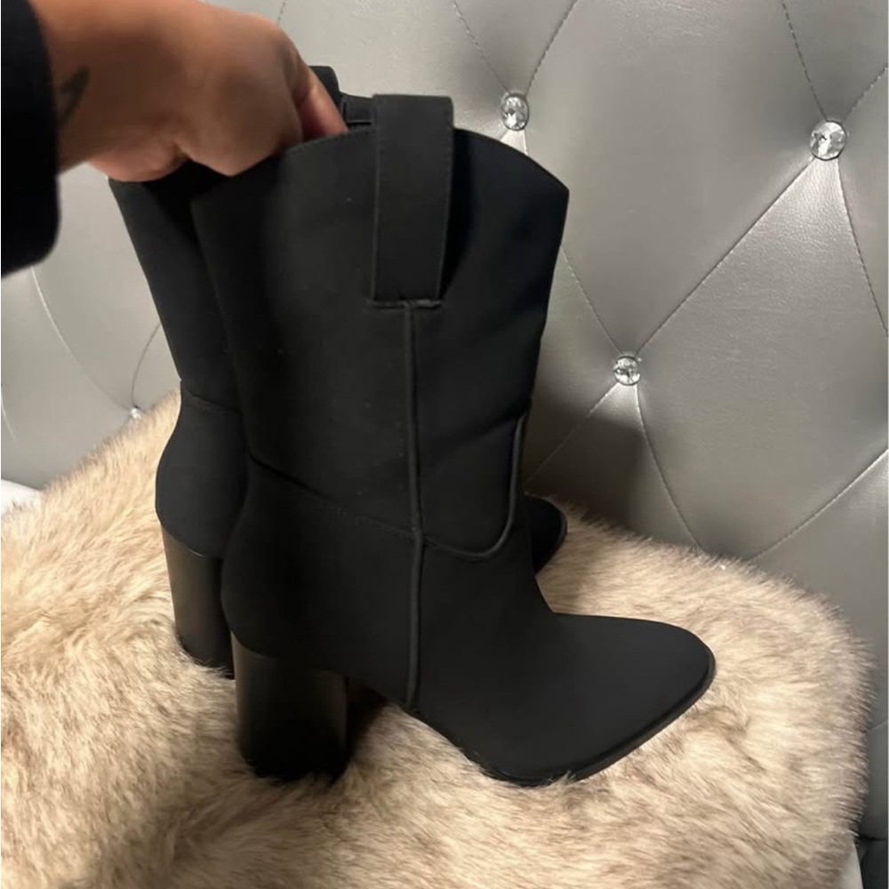 New Black Women's Boots size 8